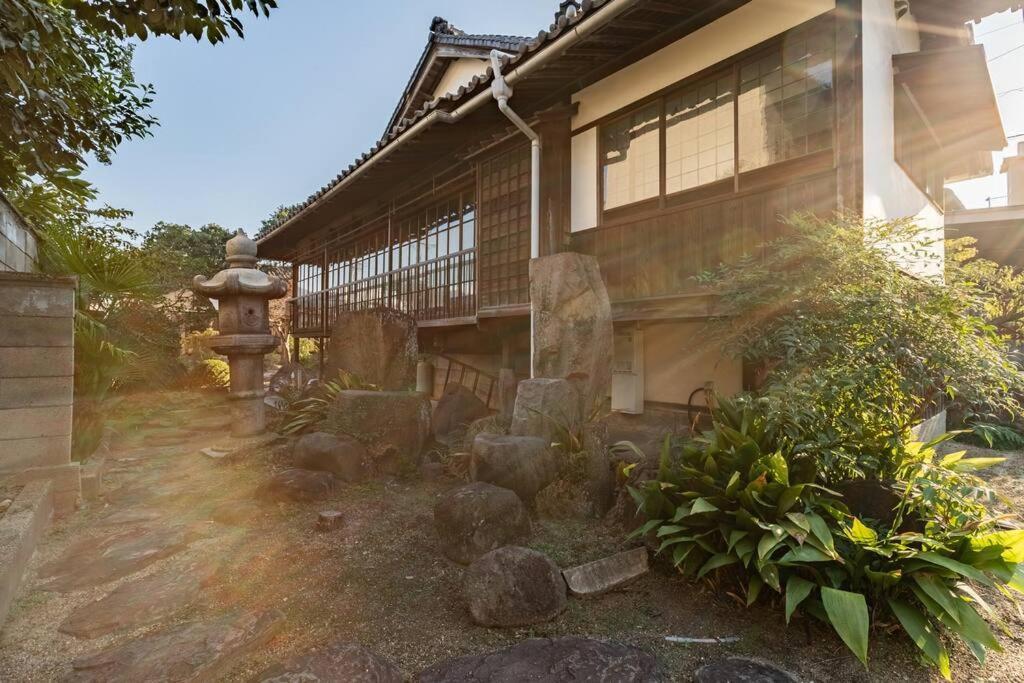 日々の宿: 宇野駅から車で5分 直島へ 最大7名様 古民家貸切 一棟貸し Tamana Exterior foto